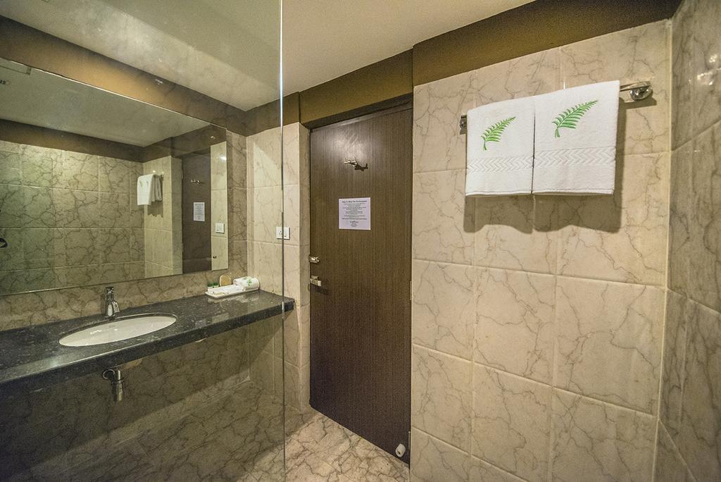The Fern Residency Kolkata Hotel Exterior photo